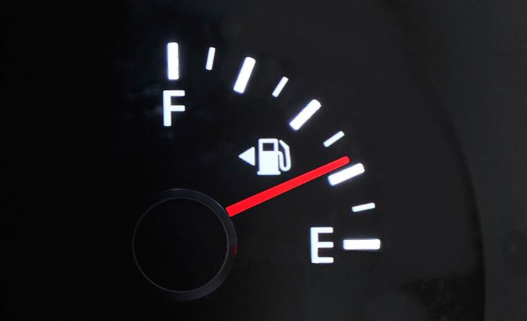 Don't know which side of a car the gas tank is on? Most gauges have an arrow indicating which side.