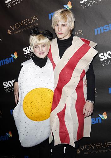 Kelly Osbourne and Luke Worrall as Bacon and Eggs