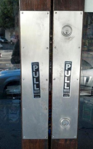 pull a push door - Hercu