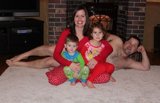 awkward family photos christmas