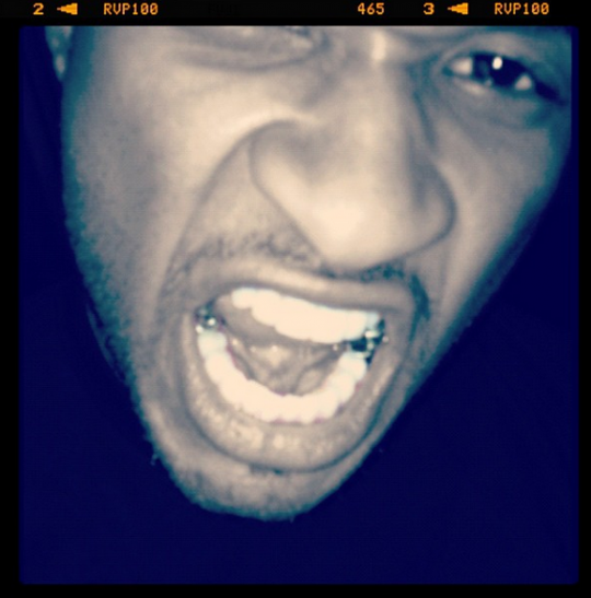 Whoa Usher... To much teeth