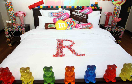 candy themed hotel - Hershey'S Milky