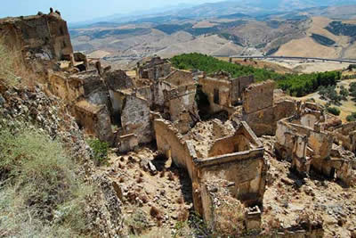 10 Amazing Ghost Towns