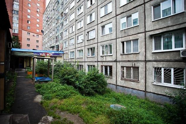But to live in this housing complex, you have to pay almost 3,000 per square meter, according to sources