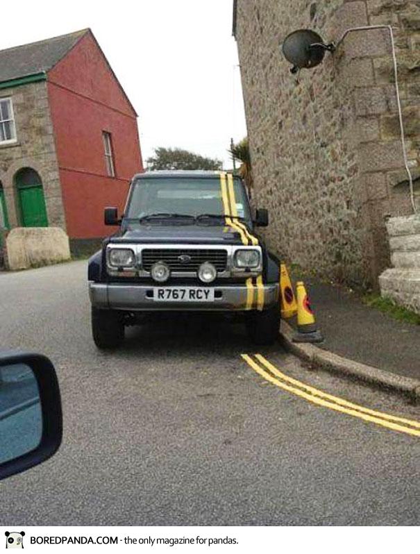 32 People Who Had One Job...