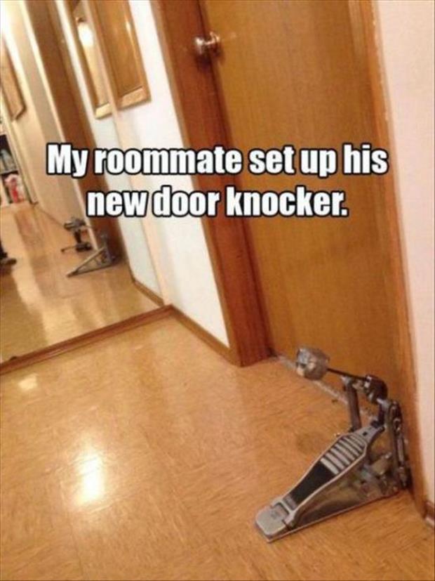 funny - My roommate set up his new door knocker.