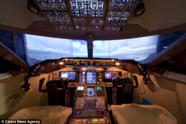 Nervous flyers, plane enthusiasts and pilots have all used his simulator.