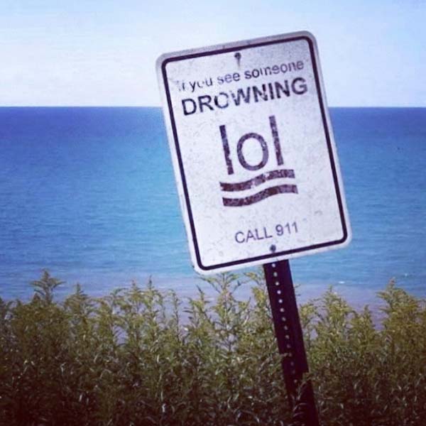 if you see someone drowning lol - 1 y see soireoke Drowning Call 911