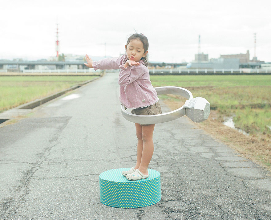 Japanese Photographer Takes The Most Adorable Pictures