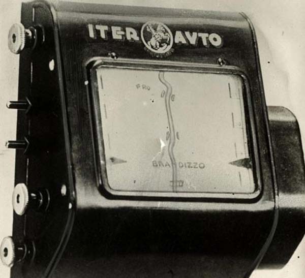 This is possibly the first GPS, an auto-scrolling map that would help people navigate in real time - 1930.