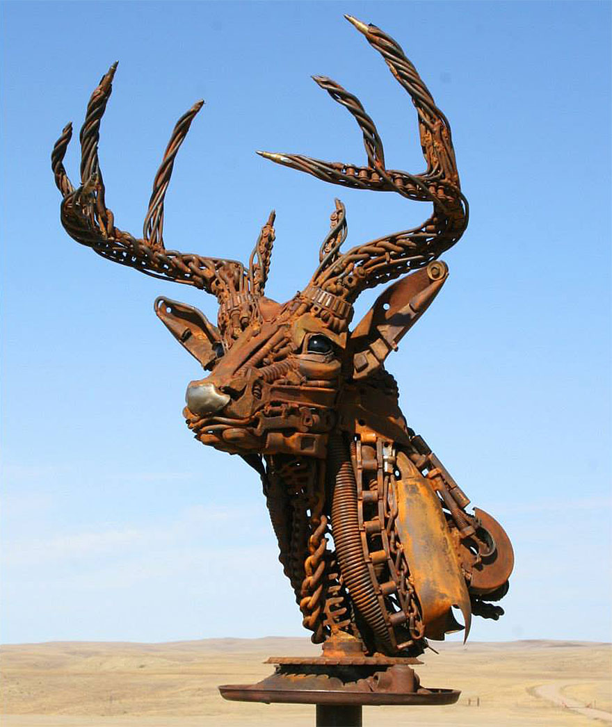 What This Guy Does With Scrap Metal Is Amazing!