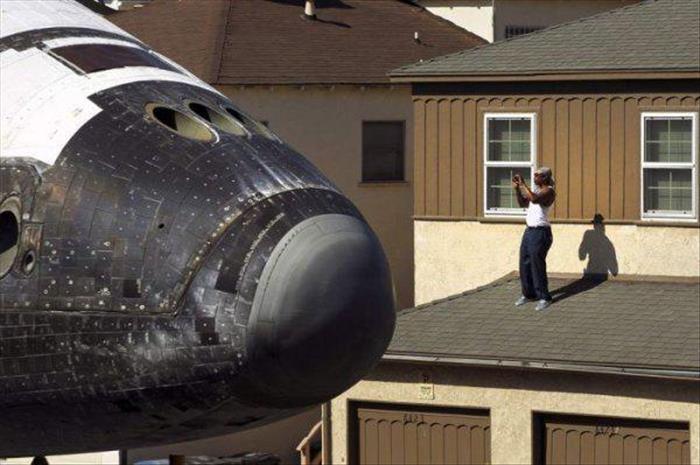 big is the space shuttle