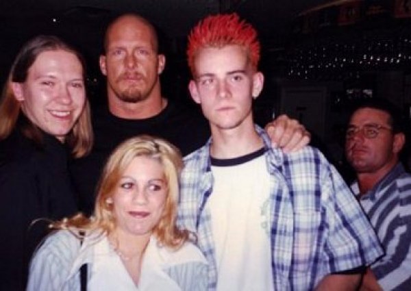 19 WWE Wrestlers Before They Became Superstars