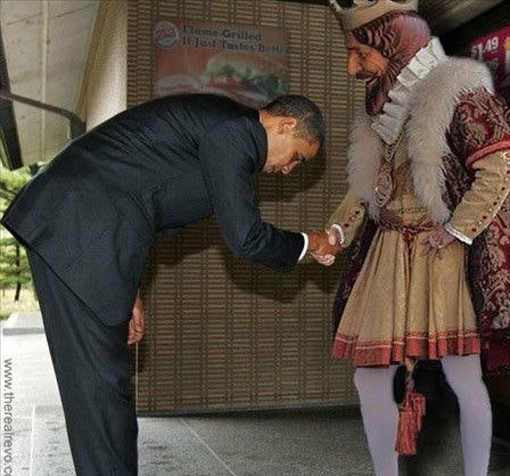 obama bowing to japanese emperor - Gled .