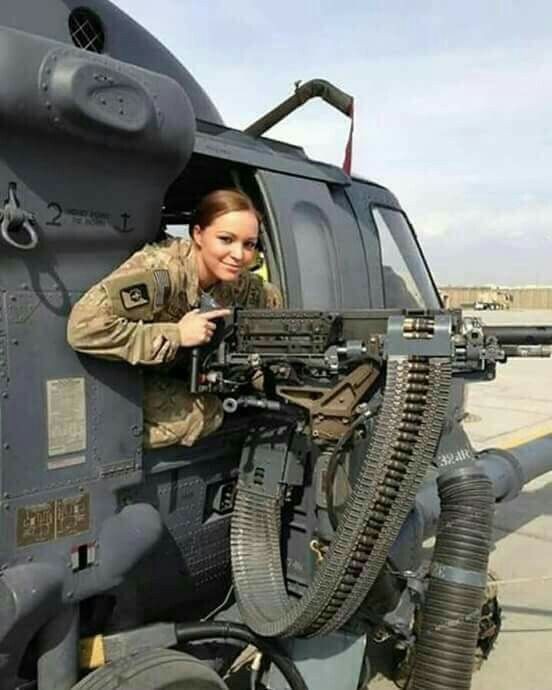 army women with guns - Ble S
