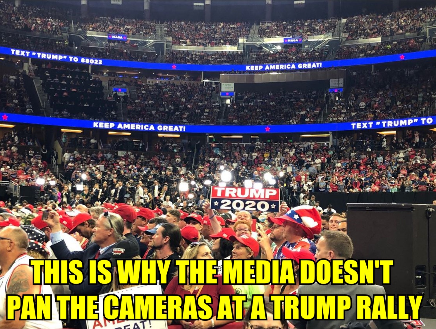 audience - Text Trump To 88022 Keep America Greati Keep America Greati Text Trump" To Tru Im 2020 This Is Why The Media Doesn'T Pan The Cameras At A Trump Rally