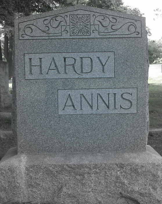 funny gravestone - headstone - Hardy Annis