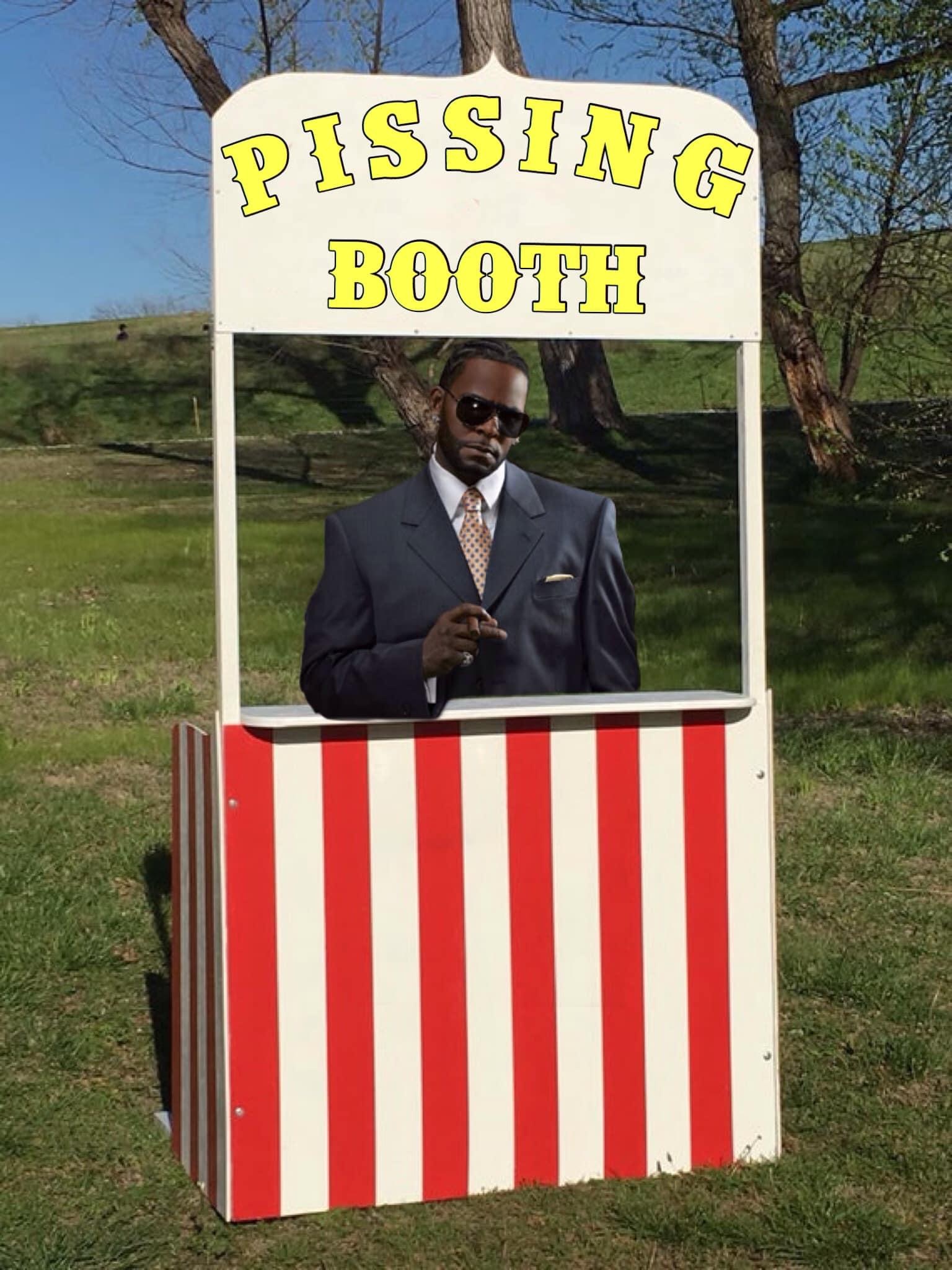 grass - Pissing Booth