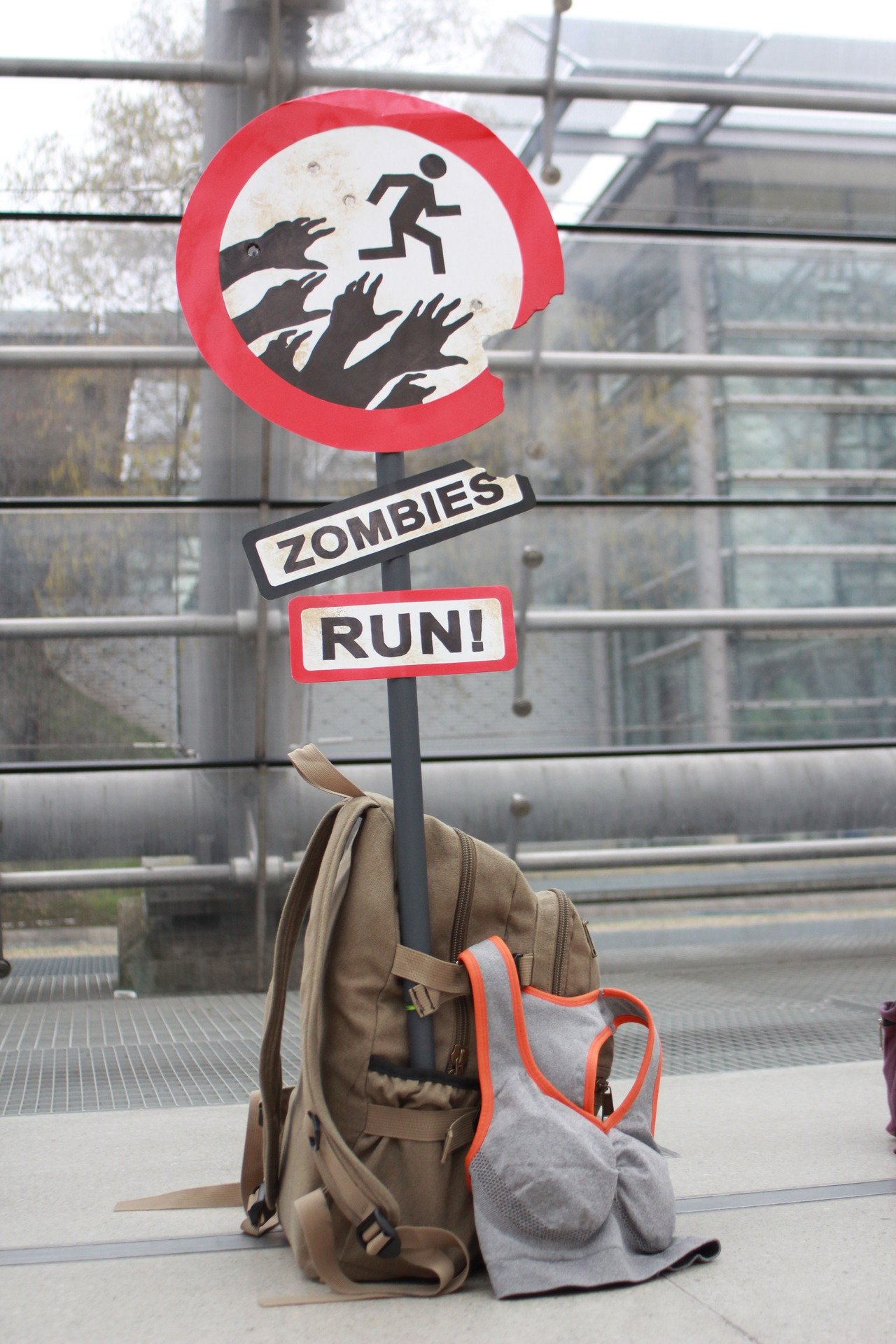 street - Zombies Run!