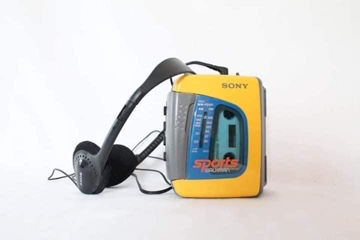 90s walkman - Sony Wala