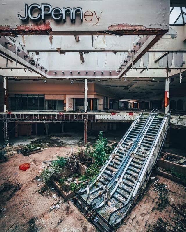 abandoned mall in ohio - JCPenne 16