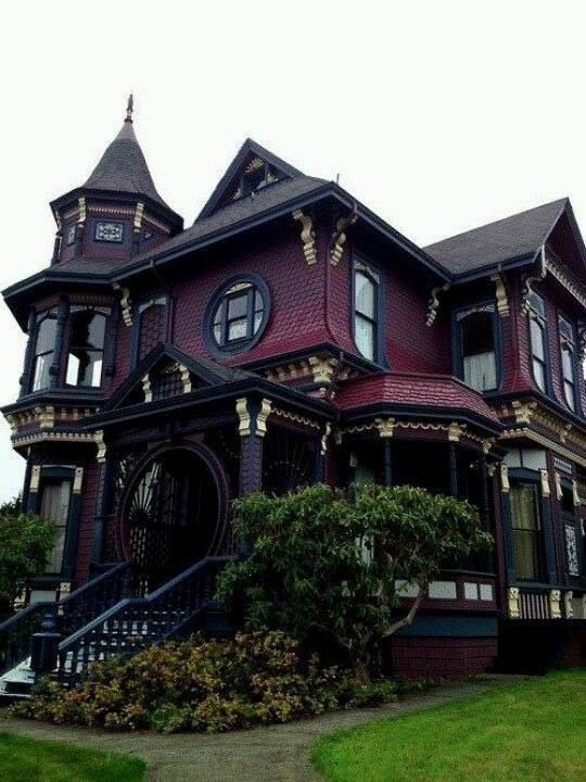 victorian gothic house - Mes