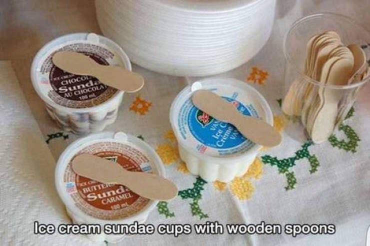 school cafeteria ice cream - Chocol Sunds Au Quocola Vas Creme Vay Ice C Sund Caramel Ice cream sundae cups with wooden spoons