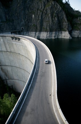 The World's Scariest Roads