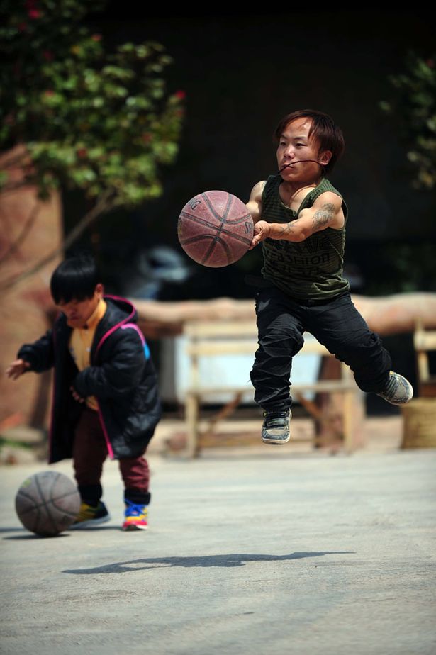 Dwarf Basketballer