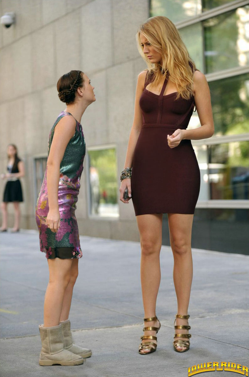 14 Extremely Tall Ladies