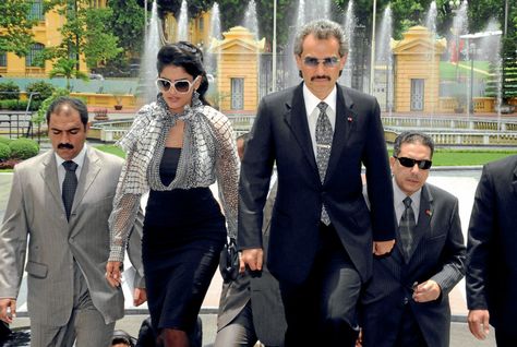 Alwaleed bin Talal to give entire $32 billion fortune to charity