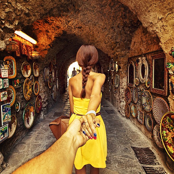 Photographer Captures Girlfriend Leading Him Around the World