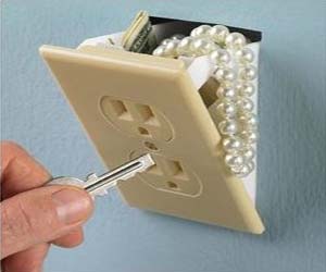 Outlet Wall Safe- 6.10