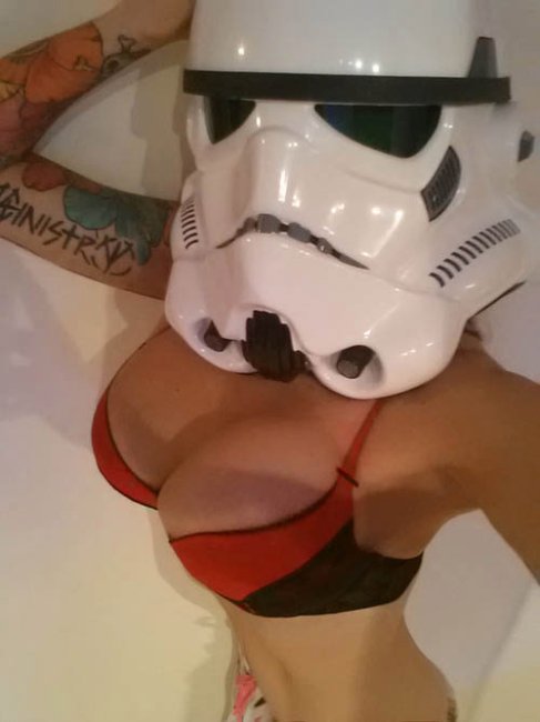 27 Instances Of Sexy Star Wars Cosplay Done Right!