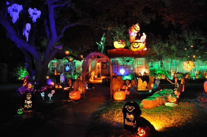 20 Houses That Are Clearly Winning at Halloween - Gallery | eBaum's World