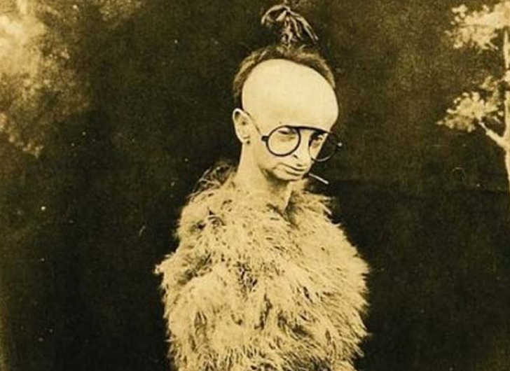 22 Old Photos To Creep You Out