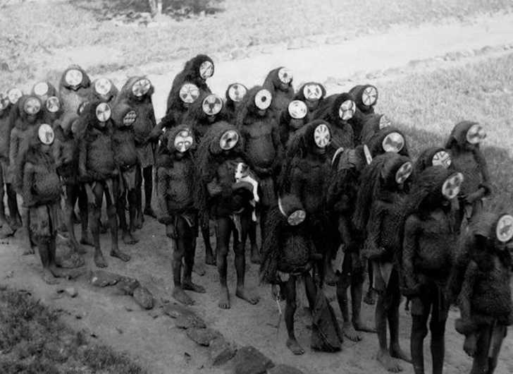 22 Old Photos To Creep You Out