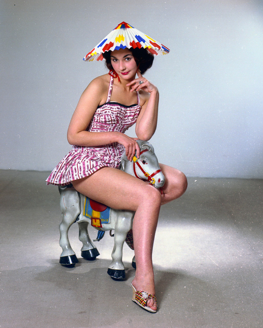 21 Examples Of Modeling In The 60's Being Weird!