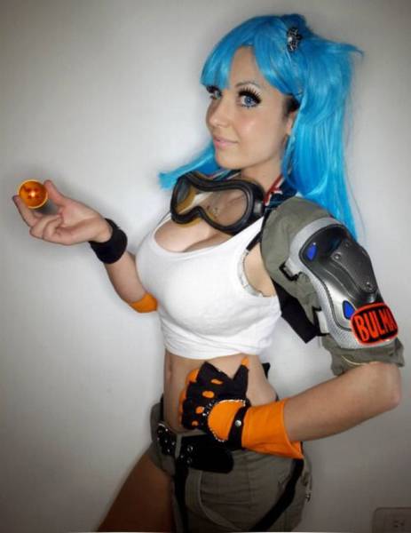 sexy bulma cosplay