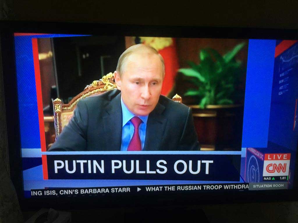 display device - 106 Live Putin Pulls Out Cm Nasa 1.81 What The Russian Troop Withdra Situation Room Ing Isis. Cnn'S Barbara Starr