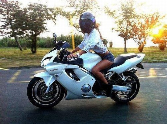 23 HOT CHICKS ON COOL BIKES!