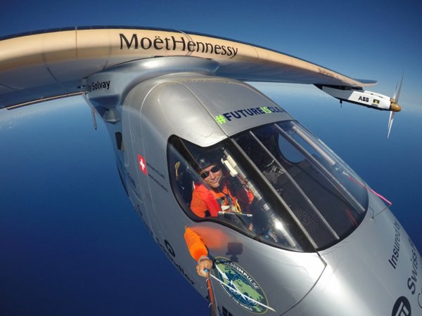 solar impulse 2 - MotHennessy Solvay