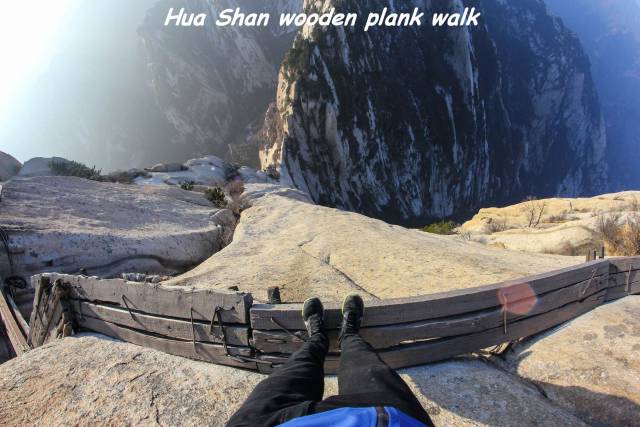 mount hua - Hua Shan wooden plank walk