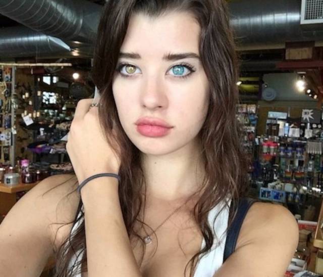 model with heterochromia