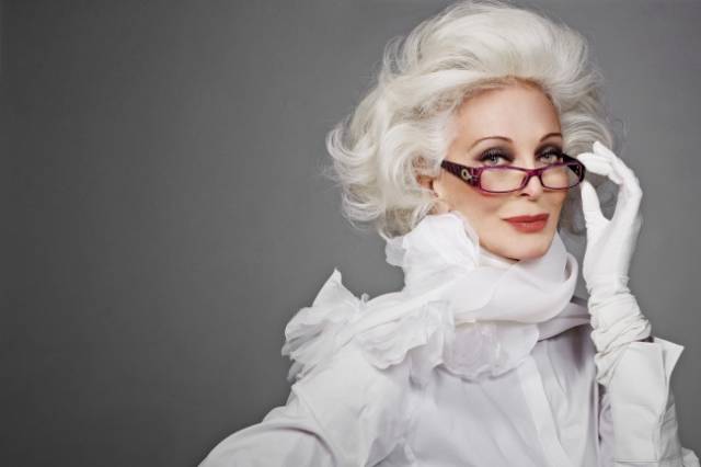 Carmen Dell’Orefice

This model is already 84 years old, but she is still beautiful and photographed for the most popular magazines in the world, comes to the catwalk, and becomes the face of advertising campaigns.