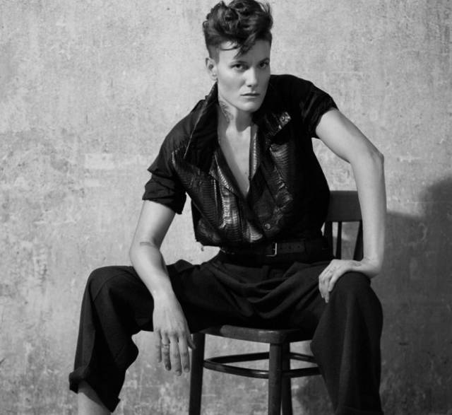 Casey Legler

This French model was the first woman to sign a modeling contract as a man. In other words, Casey Legler started to advertise men’s clothing. Her height is 6.1 ft (188 cm), and her short haircut and well-defined chin really make her look like a young man.