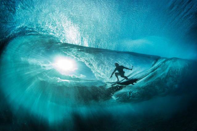 surf wave underwater