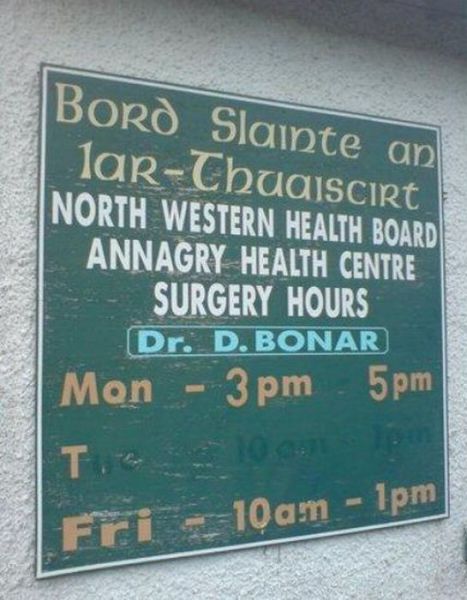 commemorative plaque - Bord Slainte an larChuaiscirt North Western Health Board Annagry Health Centre Surgery Hours Dr. D. Bonar Mon 3pm 5pm Fri 10am 1pm
