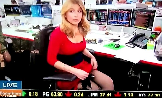 25 News Girls That Will Keep You Tuned In