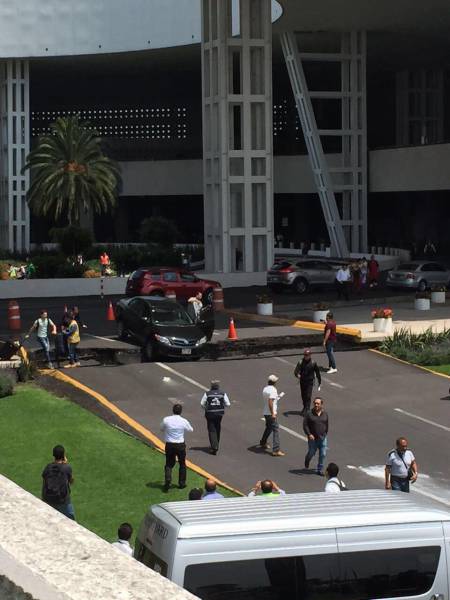 terminal 2 mexico city airport earthquake